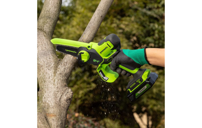 Мини-пила цепная аккумуляторная Greenworks G24MCS10K4 24В (в комплекте АКБ 4А/ч + ЗУ)