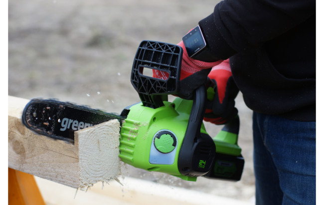 Пила цепная аккумуляторная Greenworks G24CS25K4 24В (в комплекте АКБ 4А/ч + ЗУ)