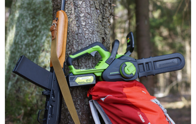 Пила цепная аккумуляторная Greenworks G24CS25K4 24В (в комплекте АКБ 4А/ч + ЗУ)